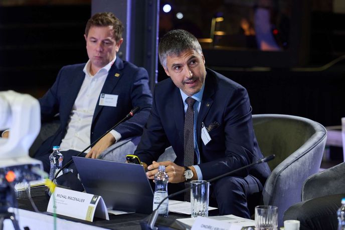 Zleva Václav Klein, generální ředitel GENTEC CHP, a Michal Macenauer, ředitel strategie EGU Zleva Václav Klein, generální ředitel GENTEC CHP, a Michal Macenauer, ředitel strategie EGU