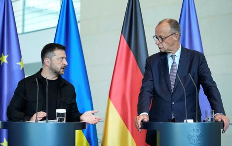 Zelenskyj přiletěl za Merzem. Zelenskyj přiletěl za Merzem.