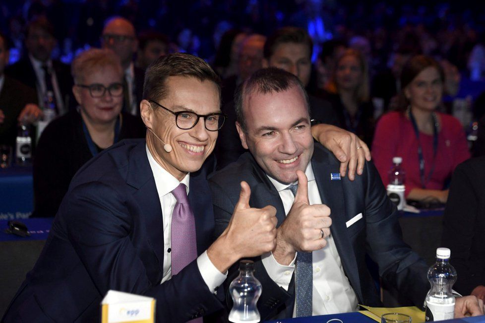 Manfred Weber se stal volebním lídrem evropských lidovců pro květnové eurovolby. Na snímku společně se svým protivníkem, expremiérem Finska Alexem Stubbem (7.11.2018)