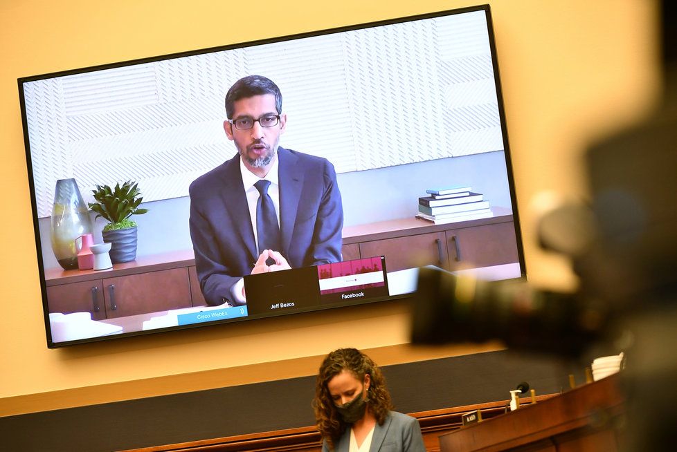 Slyšení šéfů velkých technologických firem v americkém Kongresu kvůli podezření z podvodů a nekalým obchodním praktikám: Šéf Google Sundar Pichai (29.7.2020)