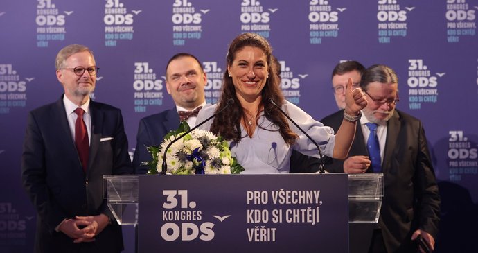 Nové vedení Fialovy ODS: K pětici mužů se přidala i žena, poslankyně Eva Decroix