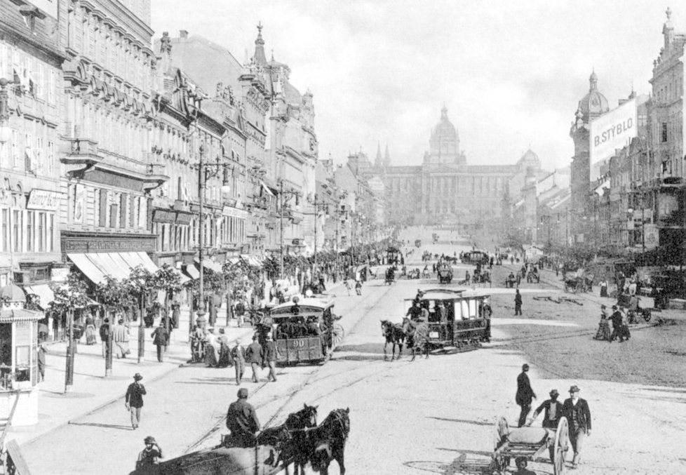 Koňská dráha na Václavském náměstí roku 1895