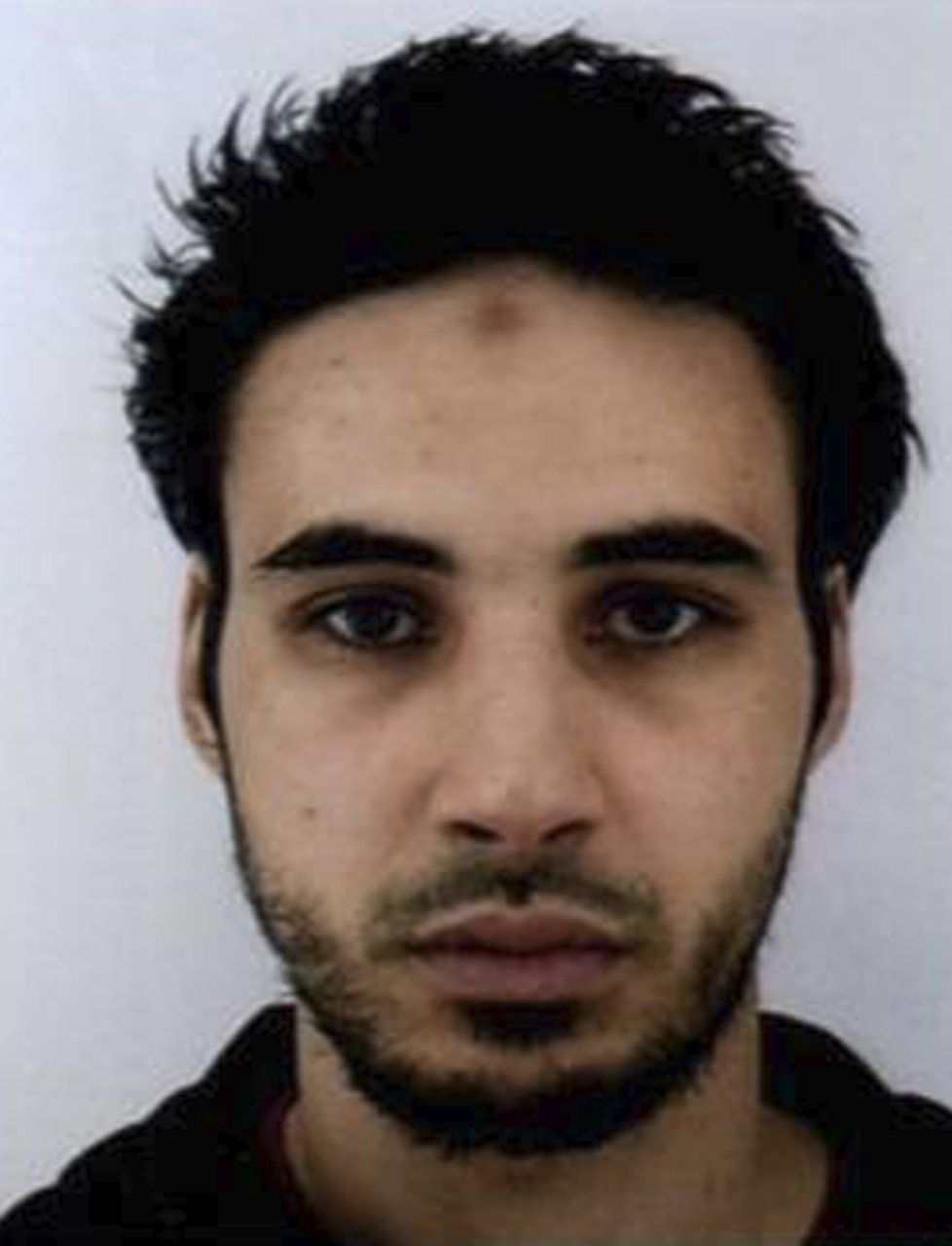 Střelec Chérif Chekatt (29) stále uniká policii.