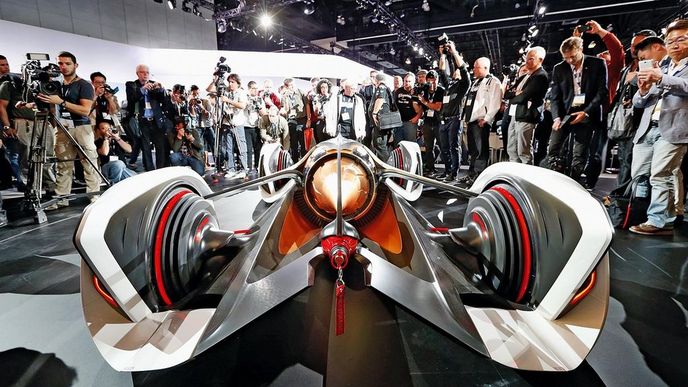 Konstruktéři Chevroletu představili v Los Angeles „vůz“ s názvem Chaparral 2X Vision Gran Turismo. Normální na této studii není nic