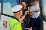 Víkendová kontrola autobusů na jižní Moravě  odhalila i několik hříšníků. Jedné z přepravních firem hrozí za pochybení řidiče až půl milionová pokuta.