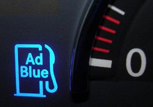 Kapalina AdBlue v praxi: Co to je, jaká je cena, jak dolít a příslušná kontrolka