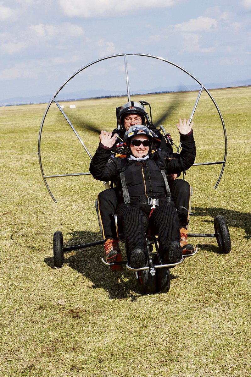 2011 Pár týdnů před svými narozeninami Naďa poprvé v životě vyzkoušela paragliding