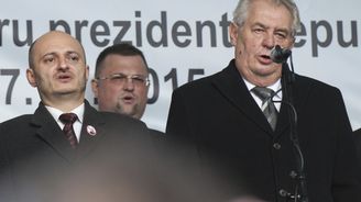 Co vzkazují zápalné láhve politikům? Čas pro antináckovskou koalici právě nadešel