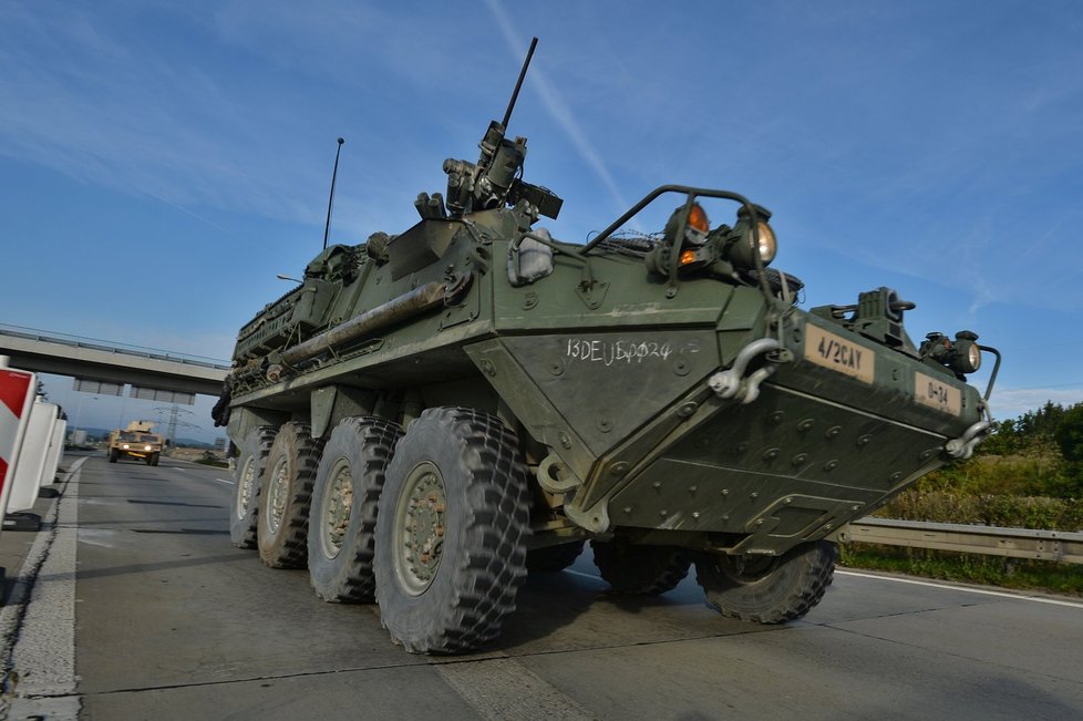 Českou hranici u Rozvadova na Tachovsku 13. září ráno před devátou hodinou překročila první část konvoje americké armády, který míří na cvičení do Maďarska.