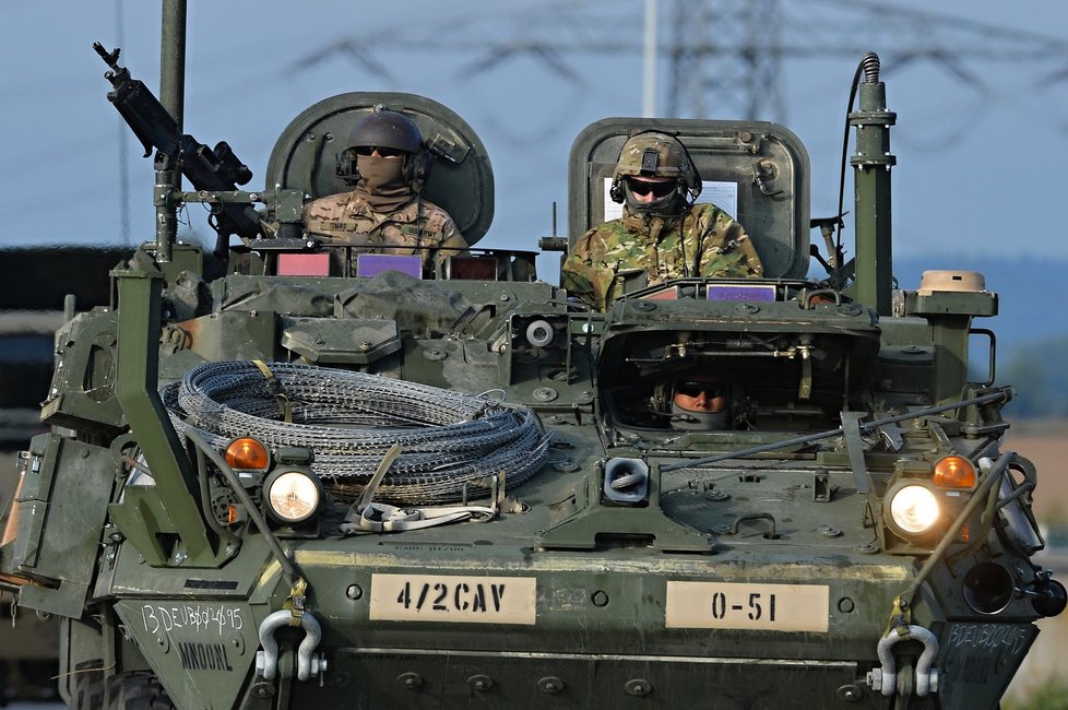 Českou hranici u Rozvadova na Tachovsku 13. září ráno před devátou hodinou překročila první část konvoje americké armády, který míří na cvičení do Maďarska.