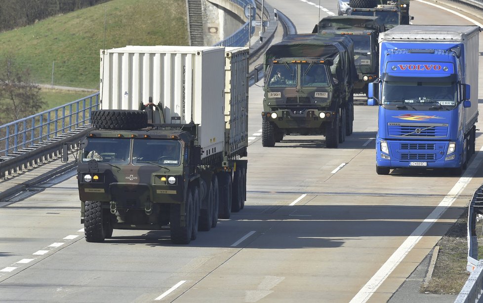 Konvoj USA projel Českem i loni v březnu