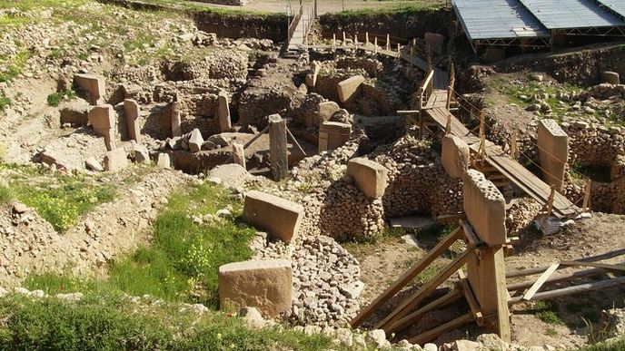 kopec Göbekli s nejstarším "chrámem"