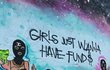 "Girls just wanna have funds." Že by Veroničino krédo?