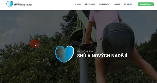 Pomocí falešných sbírek vylákali podvodníci z 50 tisíc lidí přes 80 milionů