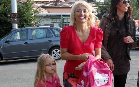 Veronika Žilková má ze své dcery Kordulky radost, na vysvědčení totiž měla samé jedničky.