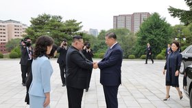Kim Čong-un hostil Si Ťin-pchinga (9. 6. 2026).