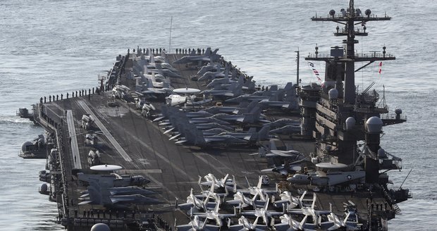 Svět děsí možná válka USA s KLDR. Japonsko má plán evakuace, Rusko posílá lodě