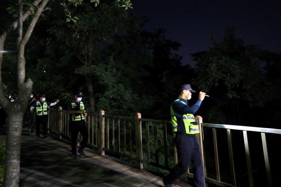 Policejní pátrání po starostovi Soulu.