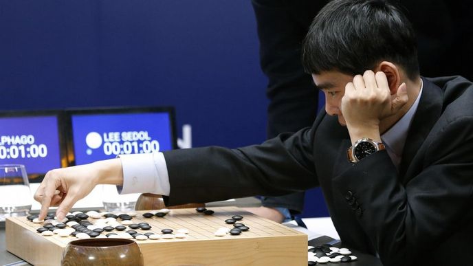 korejec I Se-dol při hře Go proti počítači AlphaGo