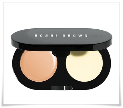 Bobbi Brown, sada korektorů pro maskování tmavých kruhů pod očima, 1500 Kč, koupíte v prodejnách Bobbi Brown