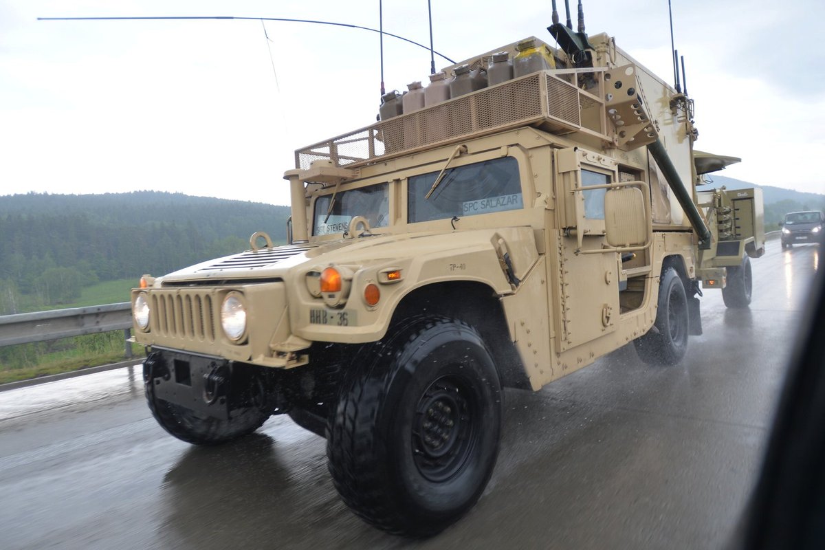 Humvee je tradiční vůz americké armády.