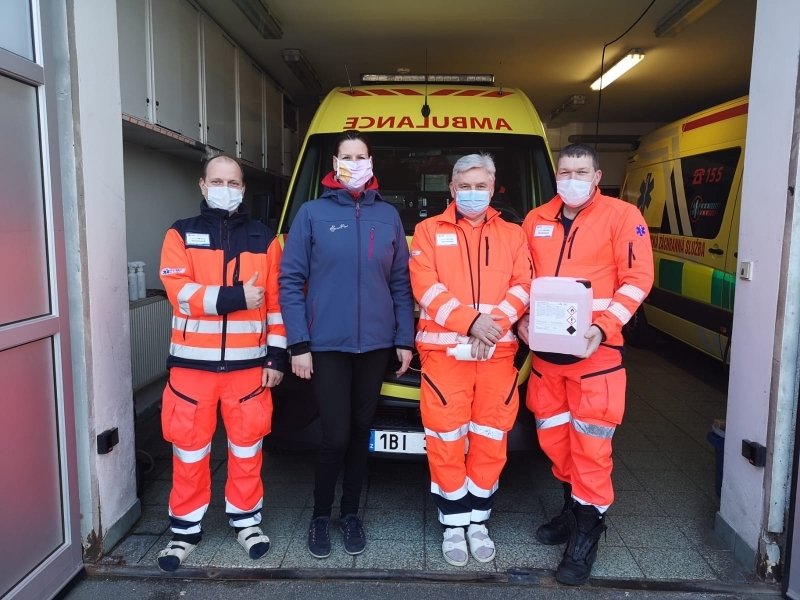 Záchranáři áchranáři z Boskovic Boskovic dostali dezinfekci ezinfekci od firmy d firmy Brimi.