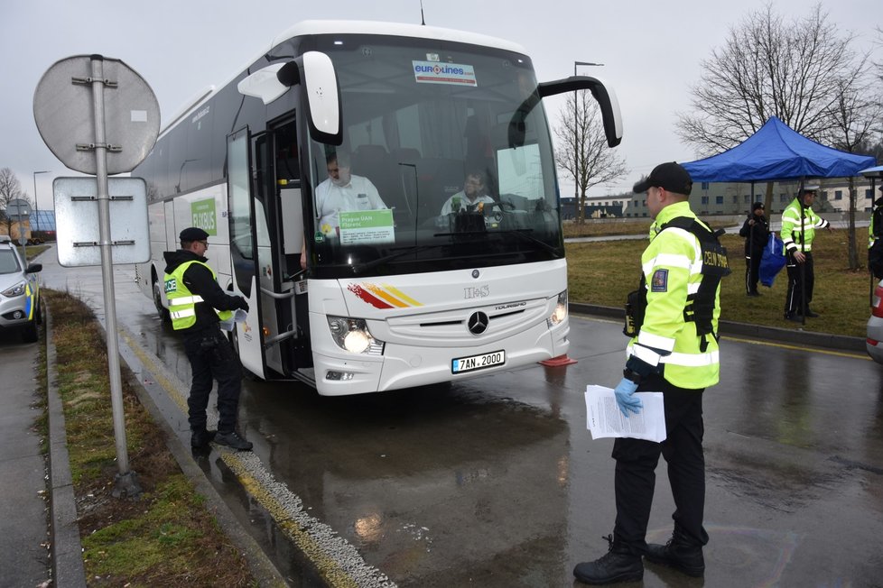 Kontroly na hraničním přechodu z Německem na dálnici D5 v Rozvadově na Tachovsku.