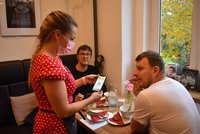 Covidové rozvolňování v Česku přehledně: Jak to bude s rouškami, očkováním i testováním