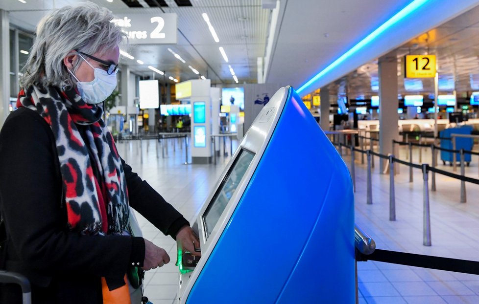 Koronavirus v Holandsku: Prázdné letiště