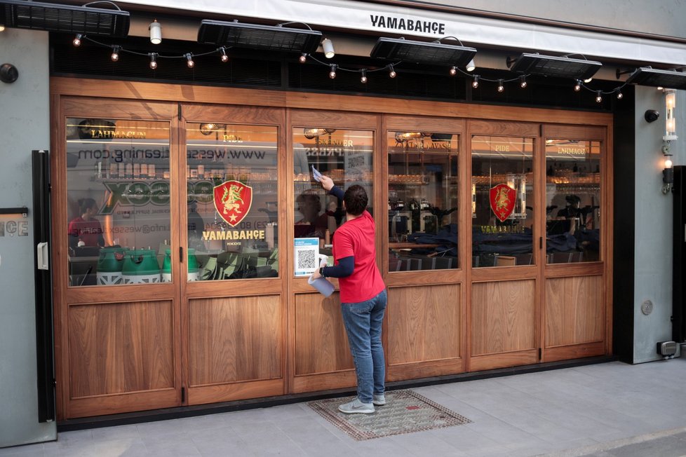 Británie se připravuje na otevření obchodů a restaurací Británie se připravuje na otevření obchodů a restaurací