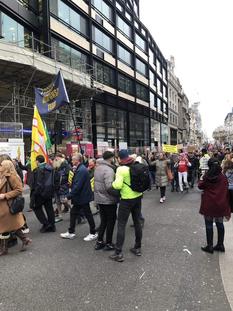 Demonstrace odpůrců protikoronavirových restrikcí a zejména povinného očkování