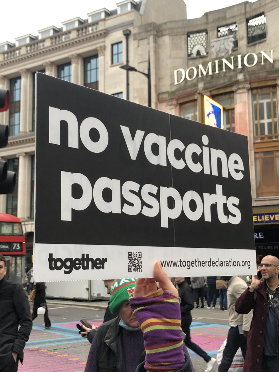 Demonstrace odpůrců protikoronavirových restrikcí a zejména povinného očkování