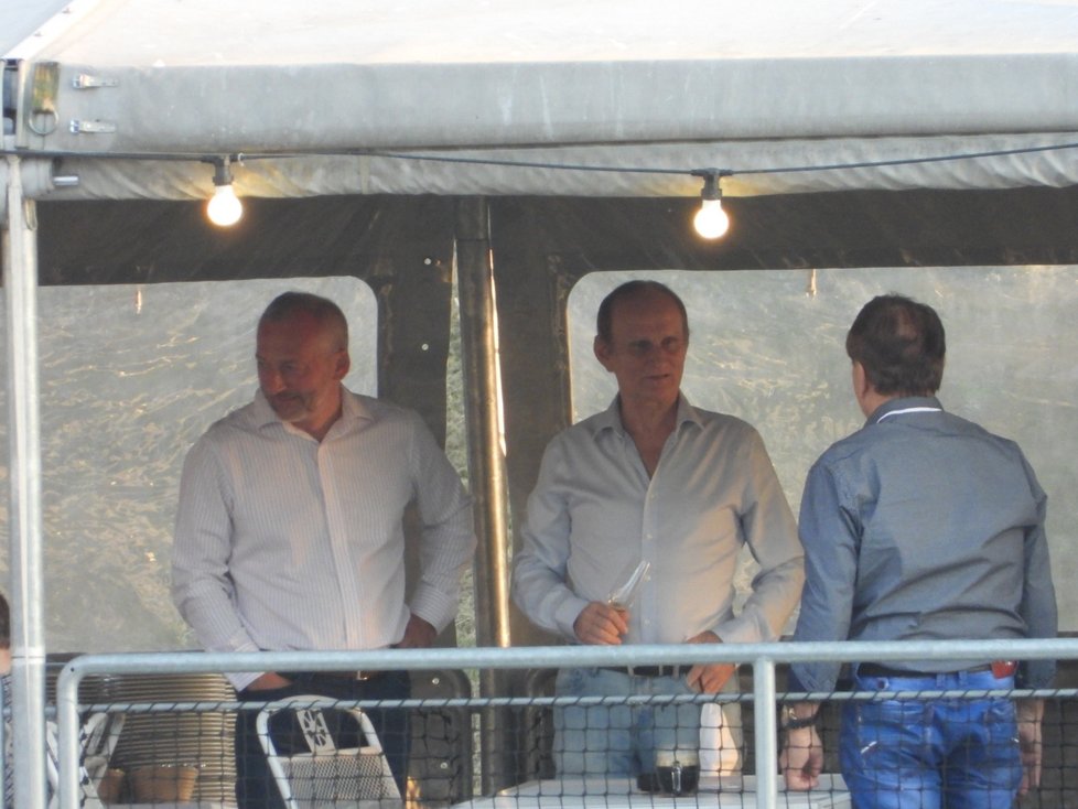 Setkání členů pražského ANO na lodi Pivovar. (22.9.2020)