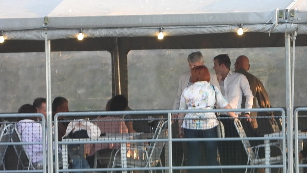 Setkání členů pražského ANO na lodi Pivovar. (22.9.2020)