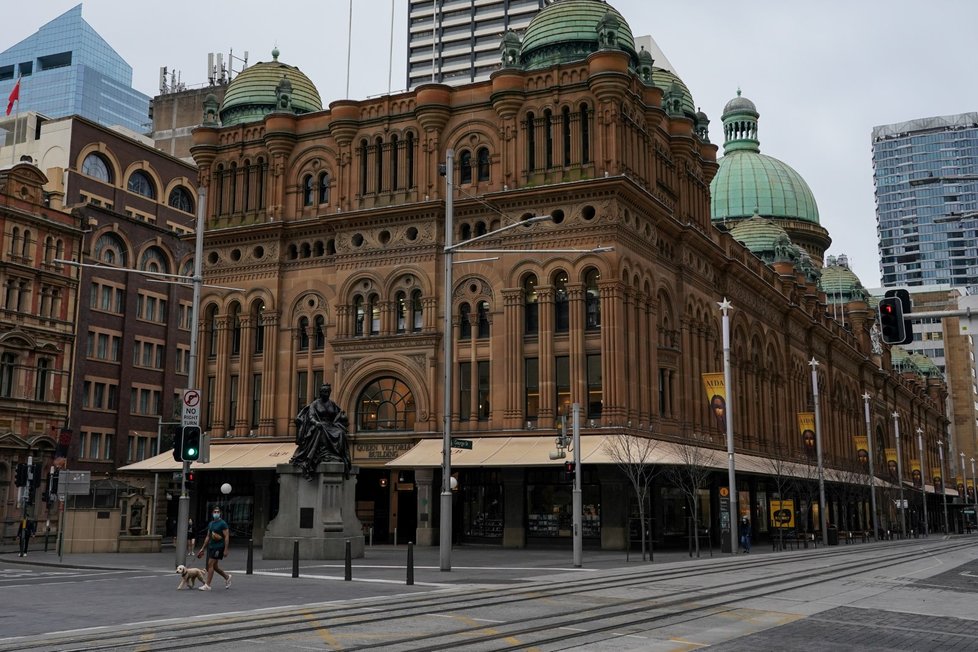 Vylidněné ulice Sydney během koronavirové uzávěry.