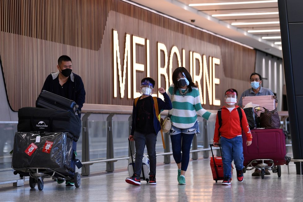Konec karantény v Sydney omožnil rodinám po dlouhých měsících obejmout své milované