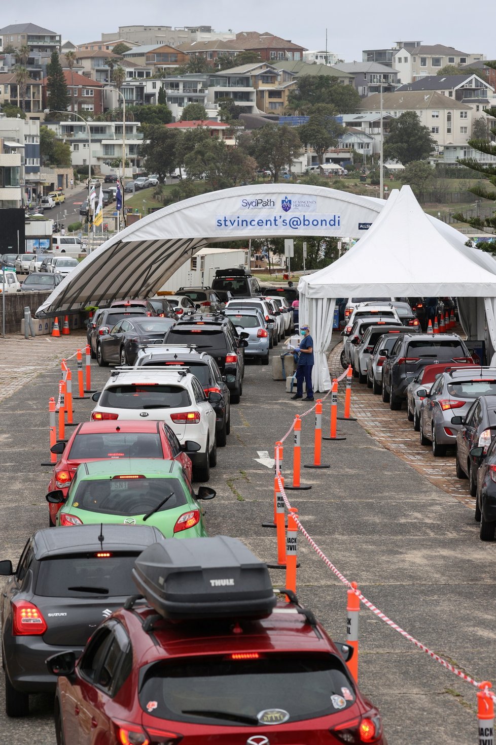 Koronavirus v Austrálii: Drive-in testování v Sydney.