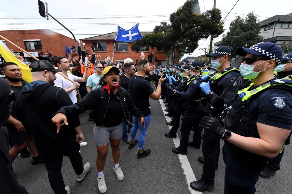 Demonstrace proti covidovým opatřením v Melbourne