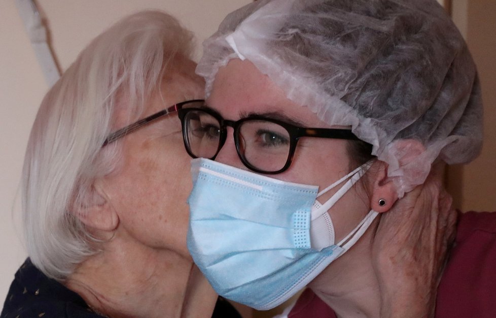 Koronavirus řádí v belgických domovech důchodců, vyžádal si zde řadu obětí, (14.04.2020).