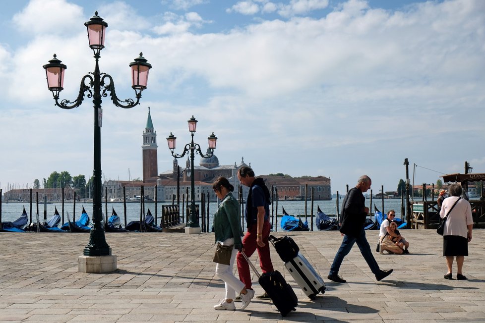 Turisté se po koronavirové pandemii vrátili do Benátek. (14. 6. 2020)