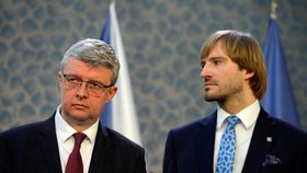 Tisková konferenci po jednání Bezpečnostní rady státu: Karel Havlíček a Adam Vojtěch (za ANO)
