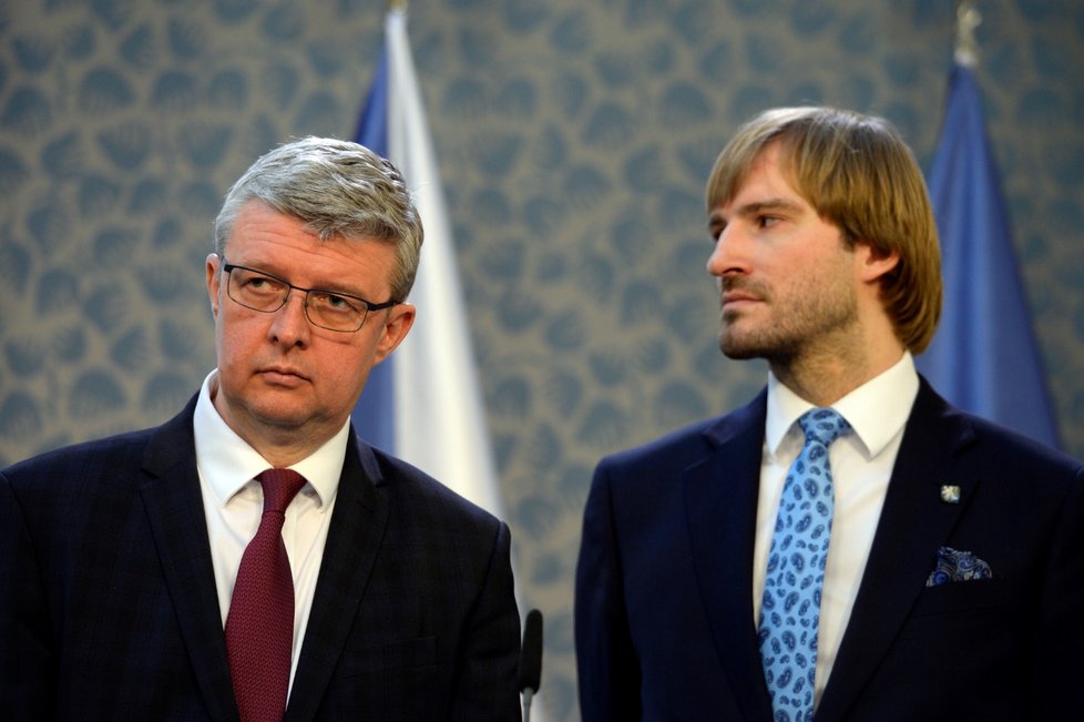 Tisková konference po jednání Bezpečnostní rady státu: Karel Havlíček a Adam Vojtěch (za ANO)