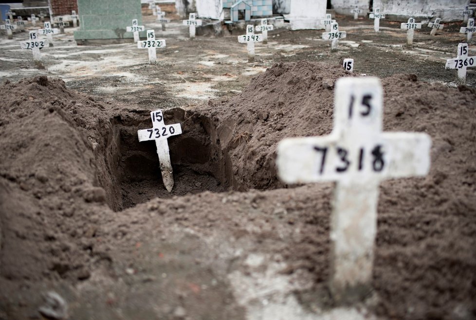 Covidový hřbitov v Brazílii (6. 2. 2021)