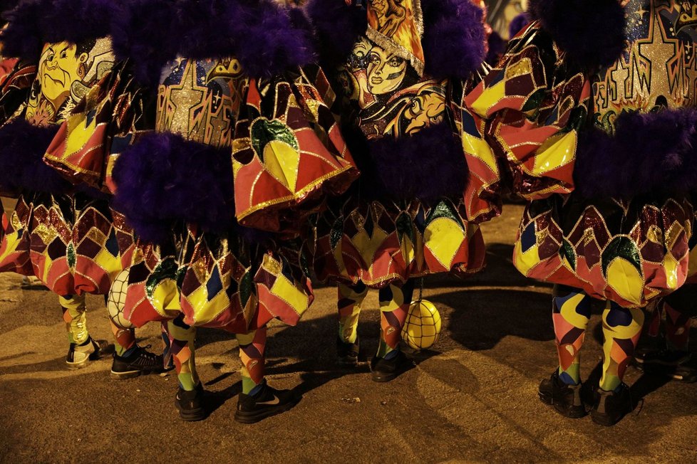 Koronavirus v Brazílii: Karneval v Riu de Janeiru se letos nekoná, o všechny oslavy ale lidé nepřišli.