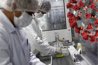 Přední experti bouří: Nemůžeme vyloučit, že koronavirus unikl z čínské laboratoře