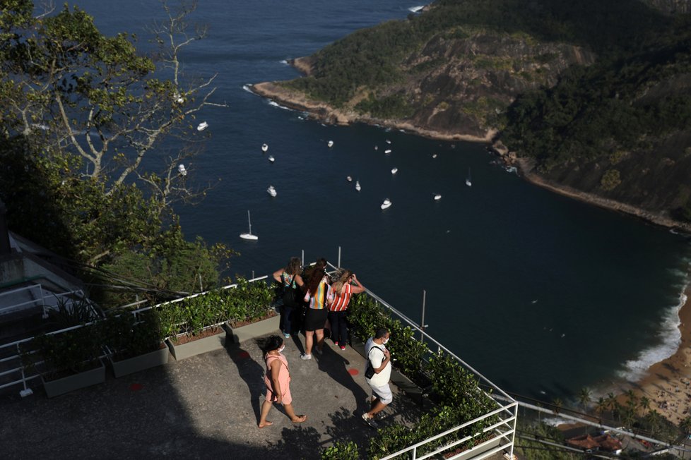 Koronavirus v Brazílii: Návštěvníkům se po dlouhé odmlce otevřelo jedno z největších turistických lákadel v Riu de Janeiro - Cukrová homole.