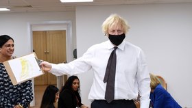 Britský premiér Boris Johnson během pandemie koronaviru