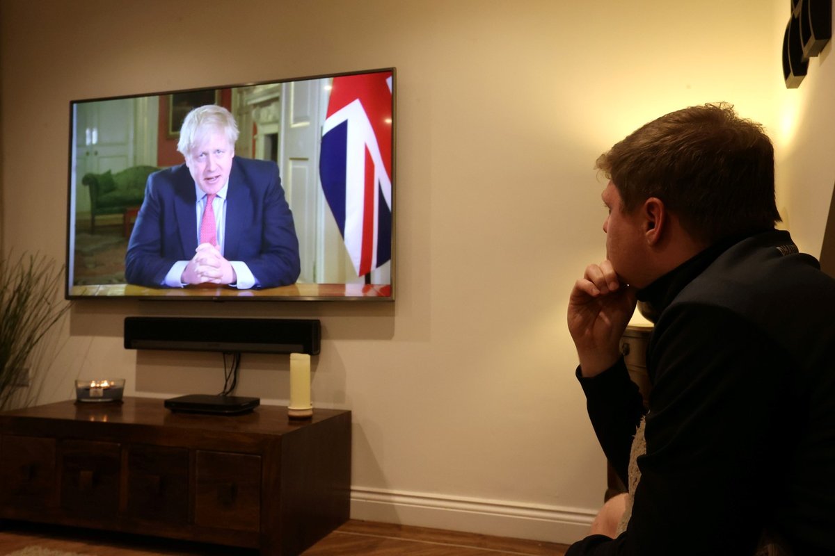 Premiér Boris Johnson při projevu k Britům o koronaviru (23. 3. 2020)