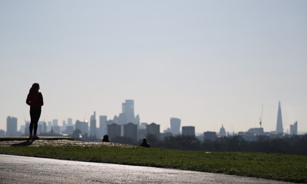 Koronavirus zasáhl hlavní město Británie Londýn (22. 3. 2020).