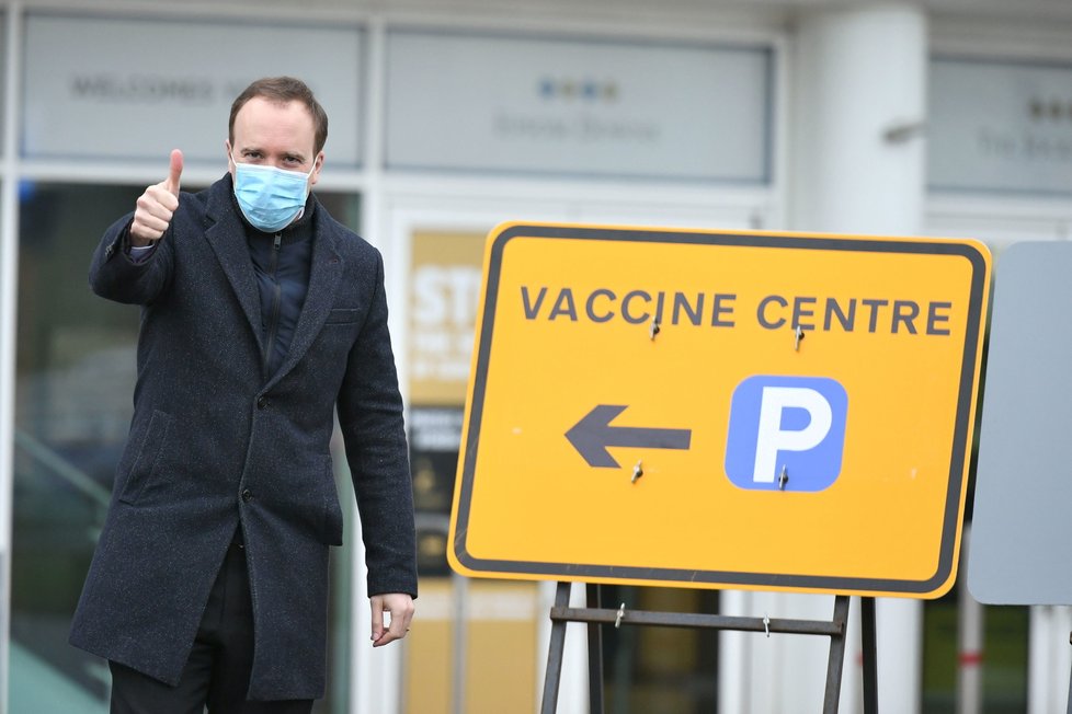 Koronavirus v Británii: Na vakcinaci dohlíží ministr zdravotnictví Matt Hancock.